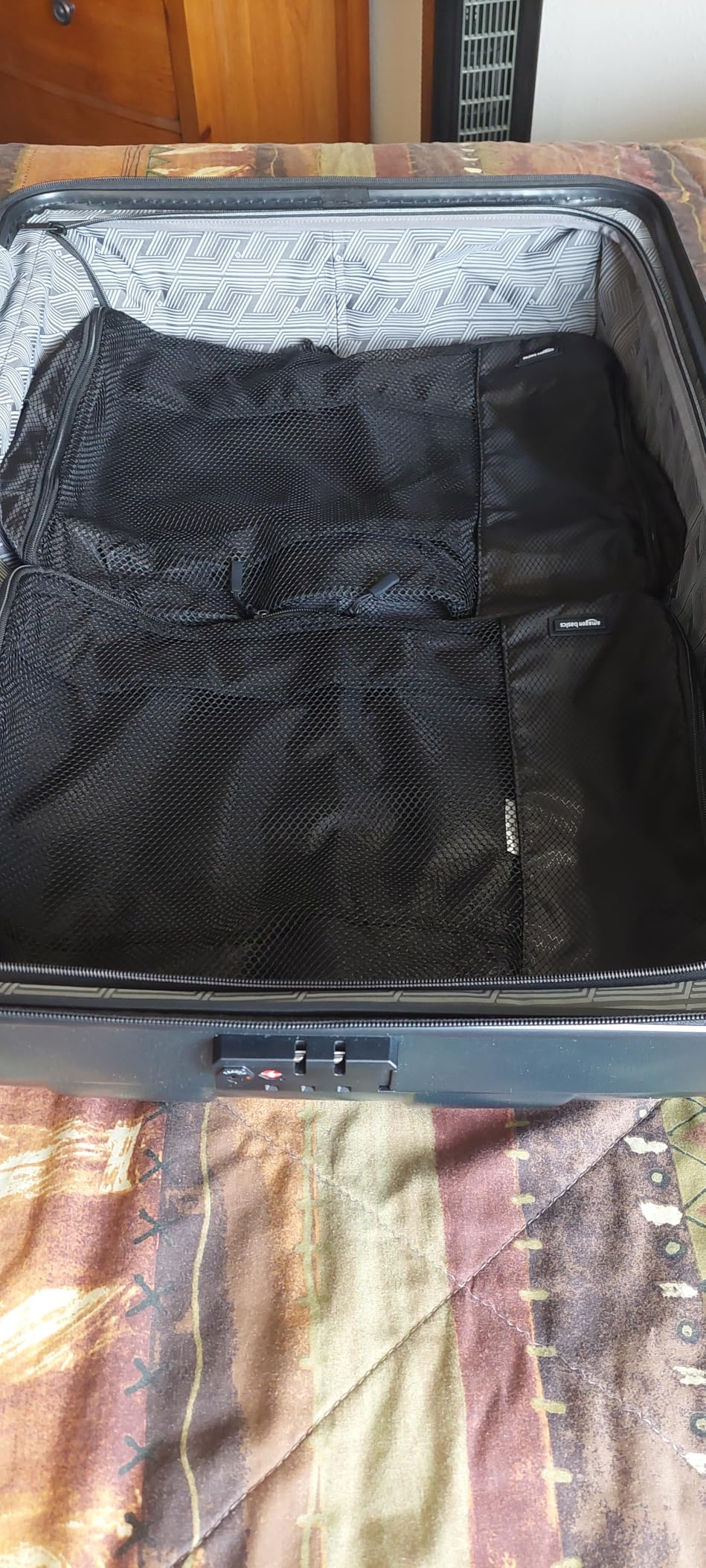 4-Piece Packing Cubes Travel Accessories Set, Luggage Organizer, Suitcase Organizer with Double Zipper, Mesh Top, Space-Saving, Large, Gray (Previously Amazon Basics) customer photo 1