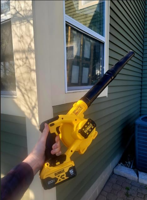 20V MAX Blower, 100 CFM Airflow, Variable Speed Switch, Includes Trigger Lock, Bare Tool Only (DCE100B) customer photo 1