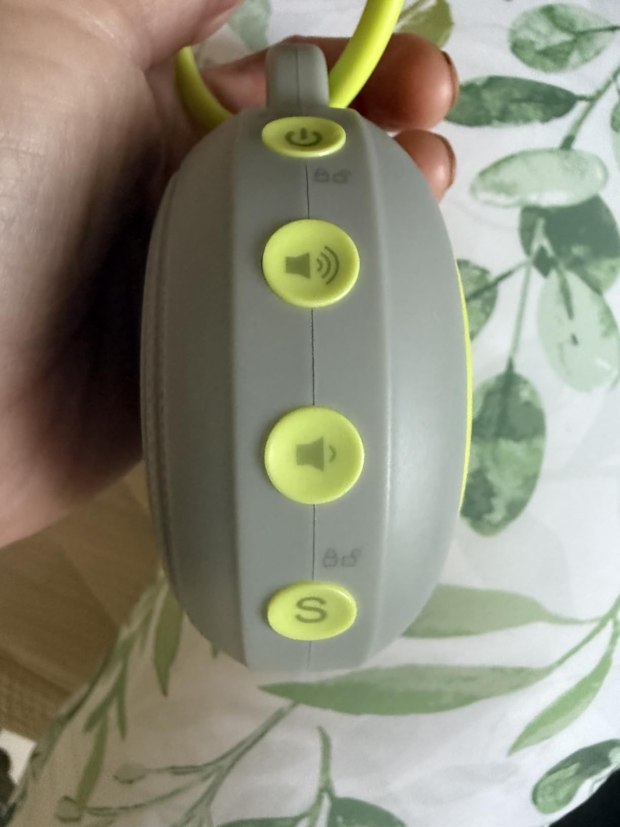 Yogasleep Hushh Portable White Noise Machine customer photo 1