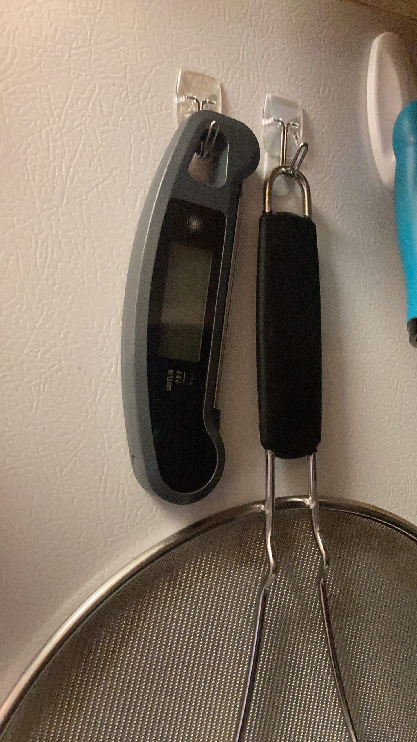 Lavatools Javelin PRO Classic Ultra-Fast 2-Second Professional Digital Instant Read Meat Thermometer for Grill and Cooking, Auto-Rotating Backlit Display, IP65 Water Resistant, NSF Certified customer photo 2