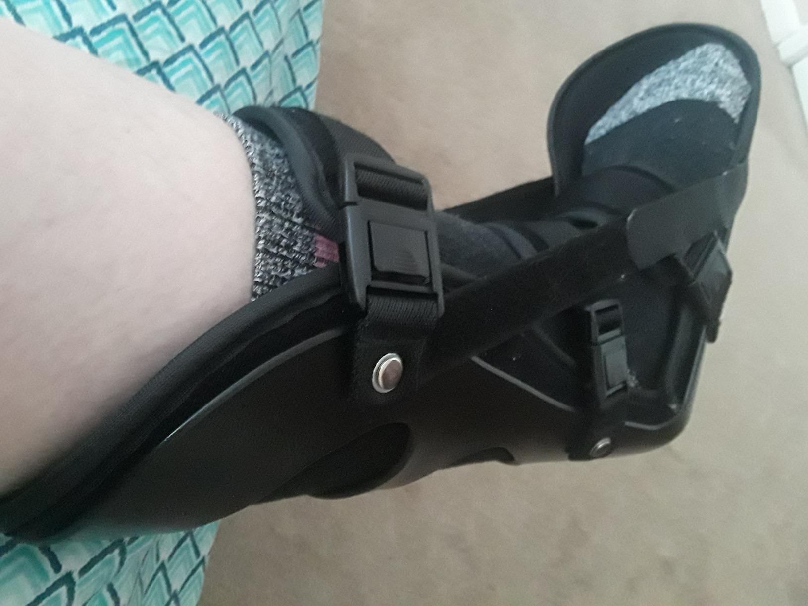 BraceAbility Sleeping Stretch Boot - Plantar Fasciitis Night Foot Splint Adjustable Achilles Tendonitis Brace for Fascia, Tendon and Calf Stretching, Heel and Bone Spur, Arch Pain Treatment (Medium) customer photo 1