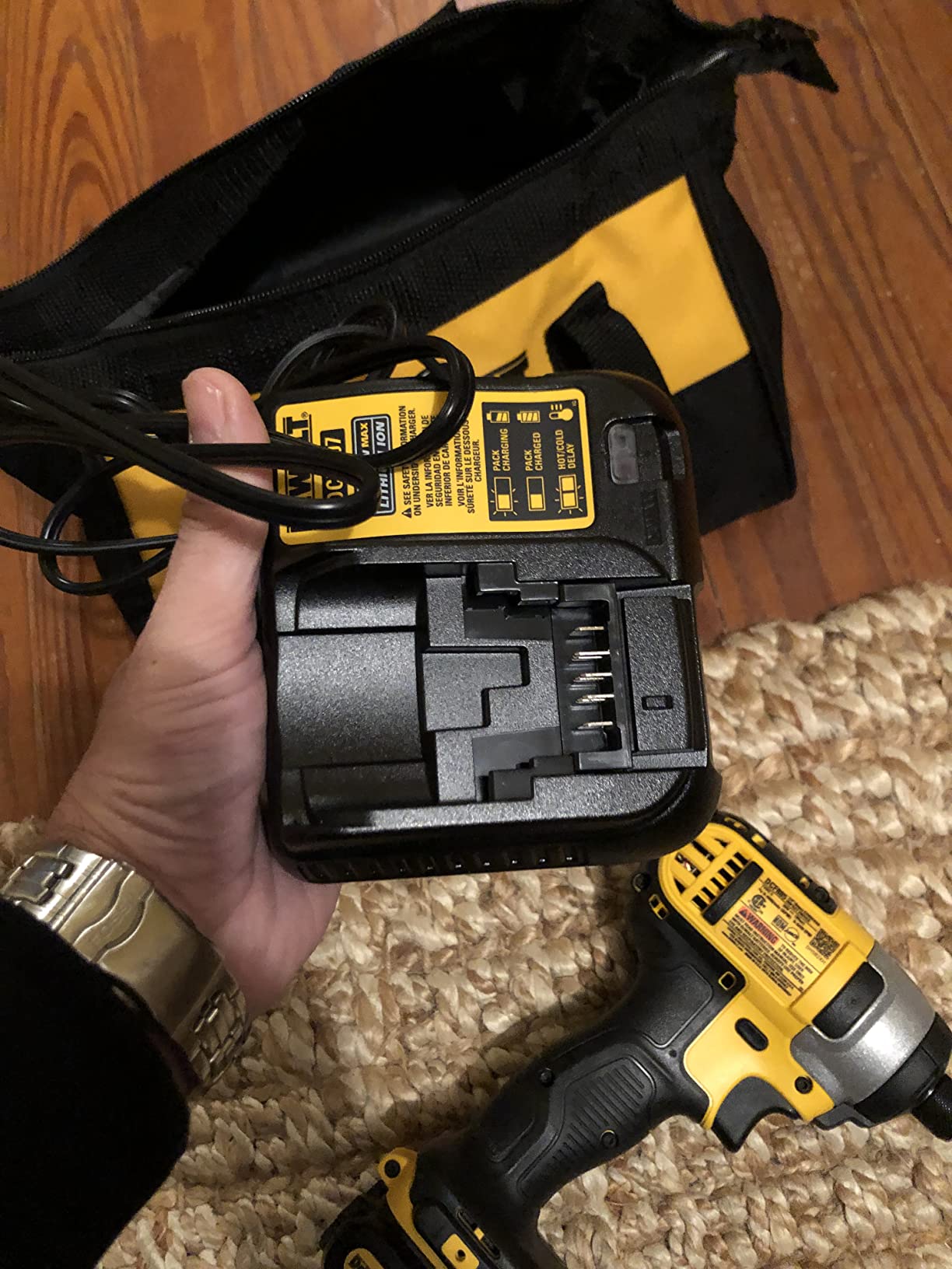 DEWALT 20V MAX Impact Driver Kit, 1/4-Inch, Battery and Charger Included (DCF885C1) customer photo 1