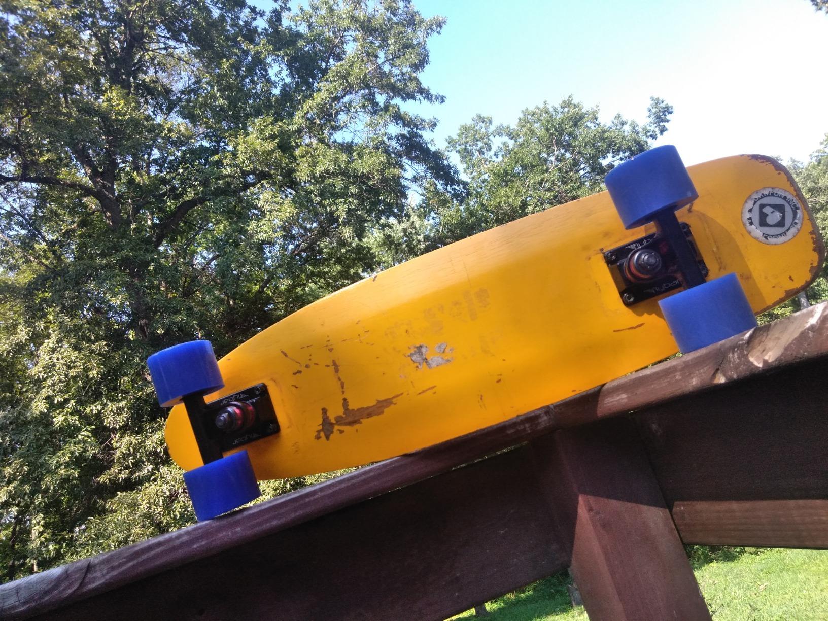 Flybar 22 Inch Kids Skateboard - Mini Cruiser Skateboards for Kids Ages 6-12, Outdoor Toys, Lightweight, Durable, Non-Slip Deck, ABEC-7 Bearings, Holds up to 175 lbs customer photo 2