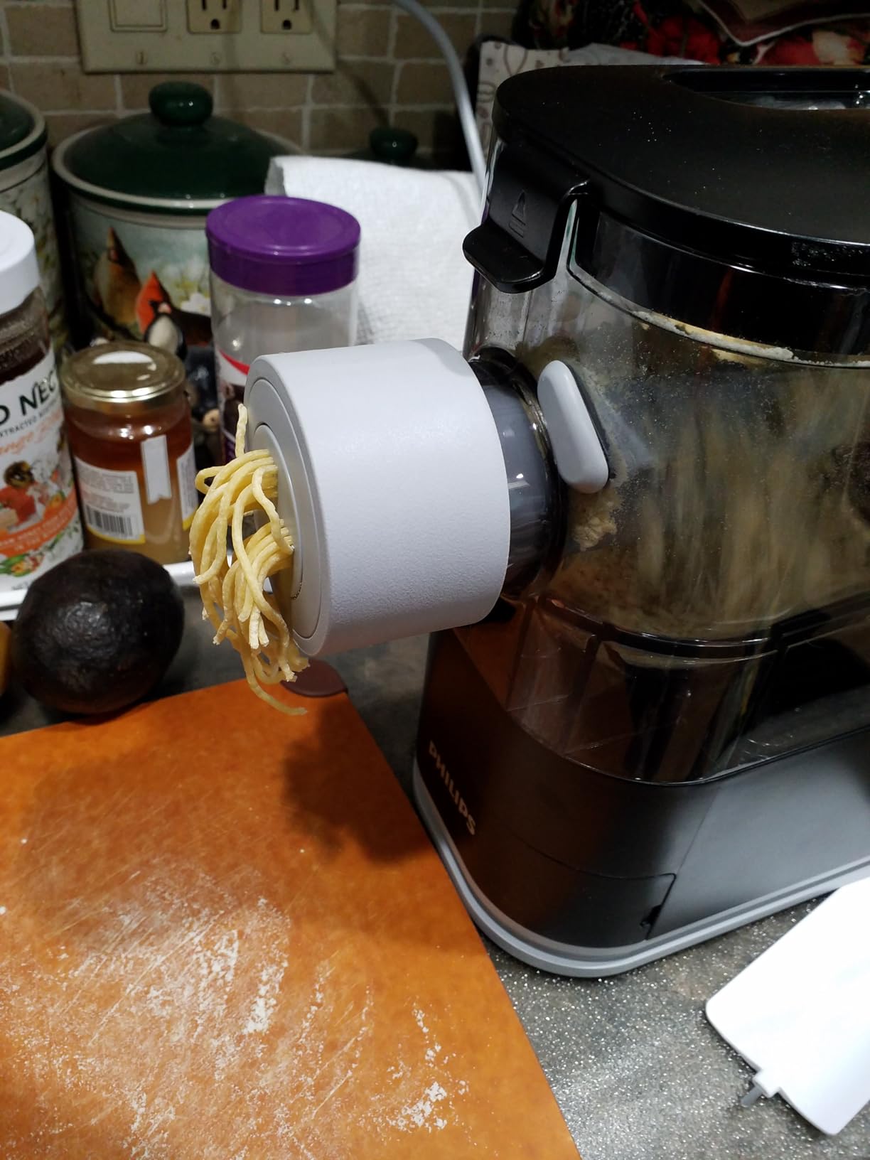 Philips Kitchen Appliances Compact Pasta and Noodle Maker, Viva Collection, Comes with 3 Default Classic Pasta Shaping Discs, Fully Automatic, Recipe Book, Small, Black (HR2371/05) customer photo 1
