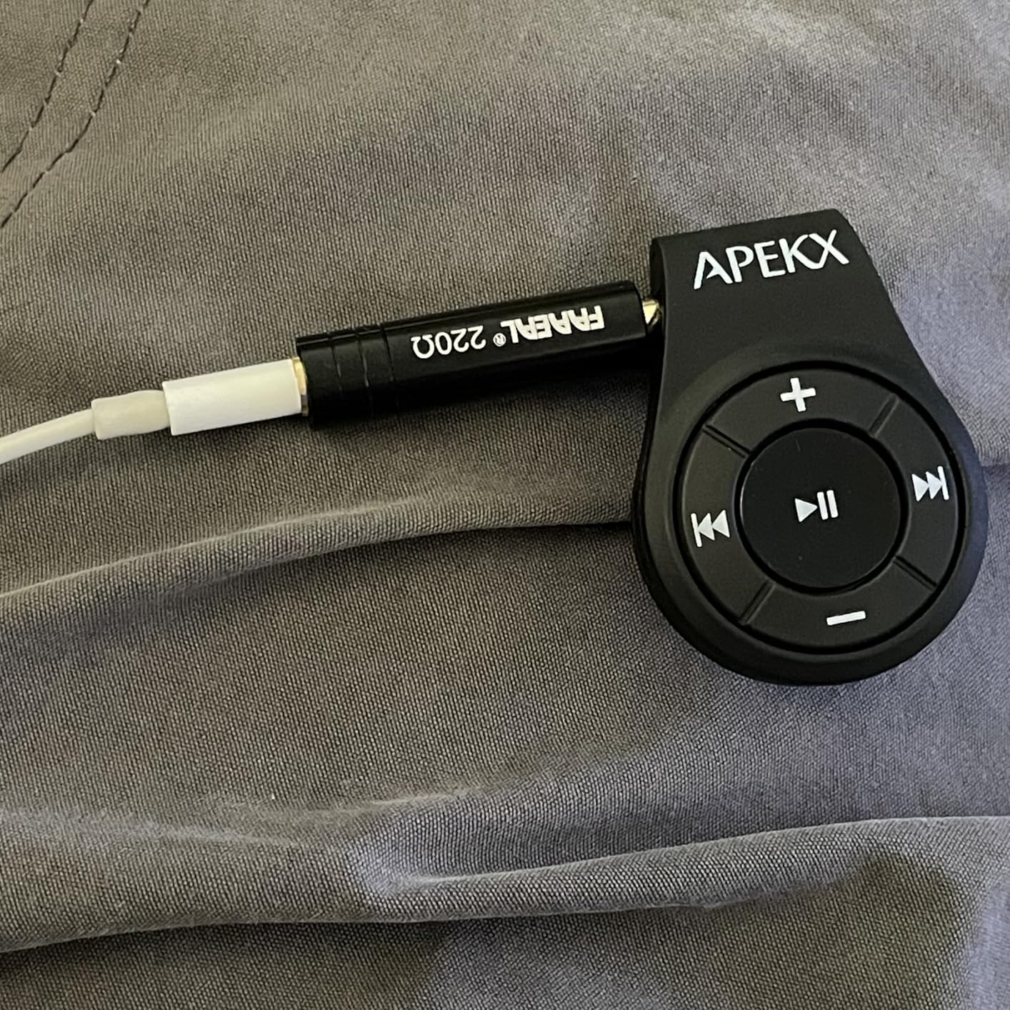 APEKX Clip Bluetooth Audio Adapter for Headphones, Headset, Speaker, Wireless Receiver with MIC for Hands-Released Call and Music customer photo 2