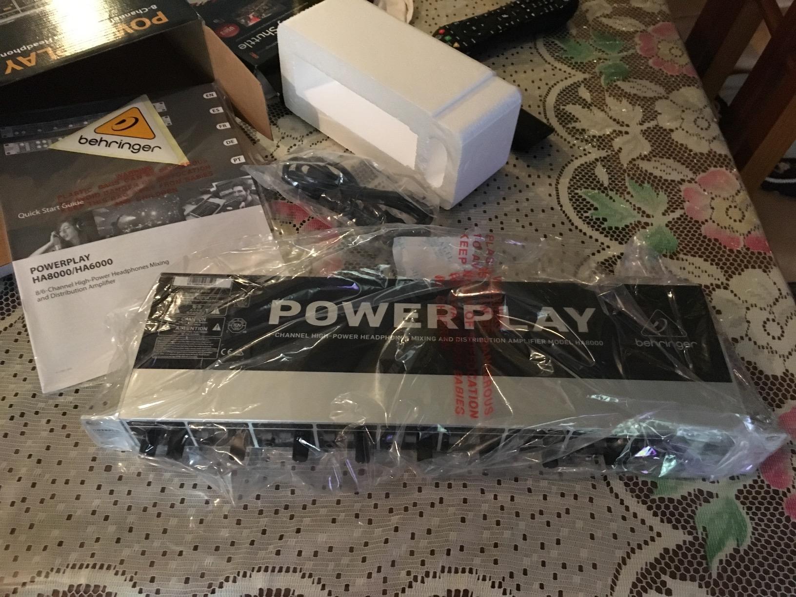 Behringer HA8000 V2 8-Channel High-Power Headphone Mixing and Distribution Amplifier customer photo 2