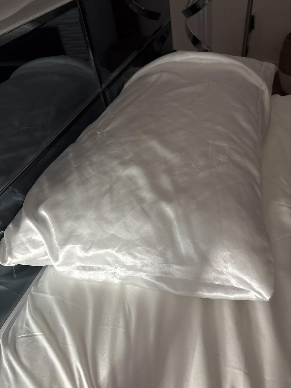 Bedsure Satin Pillowcase, Similar to Silk Pillow Cases Queen Size Set of 2, Cooling Pillow Case Covers with Envelope Closure, Room Decor Gifts for Women Men, Silver Grey, 20x30 Inches, 2pcs customer photo 1