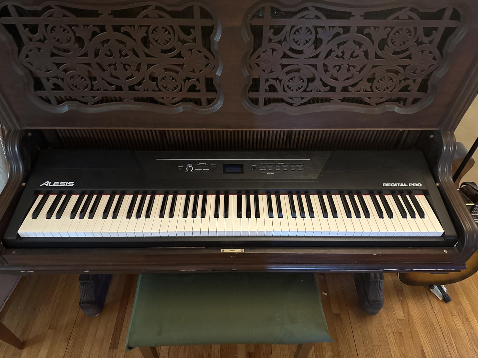 Alesis Recital Pro 88 Key Digital Piano Keyboard with Hammer Action Weighted Keys and 2x20W Speakers customer photo 1
