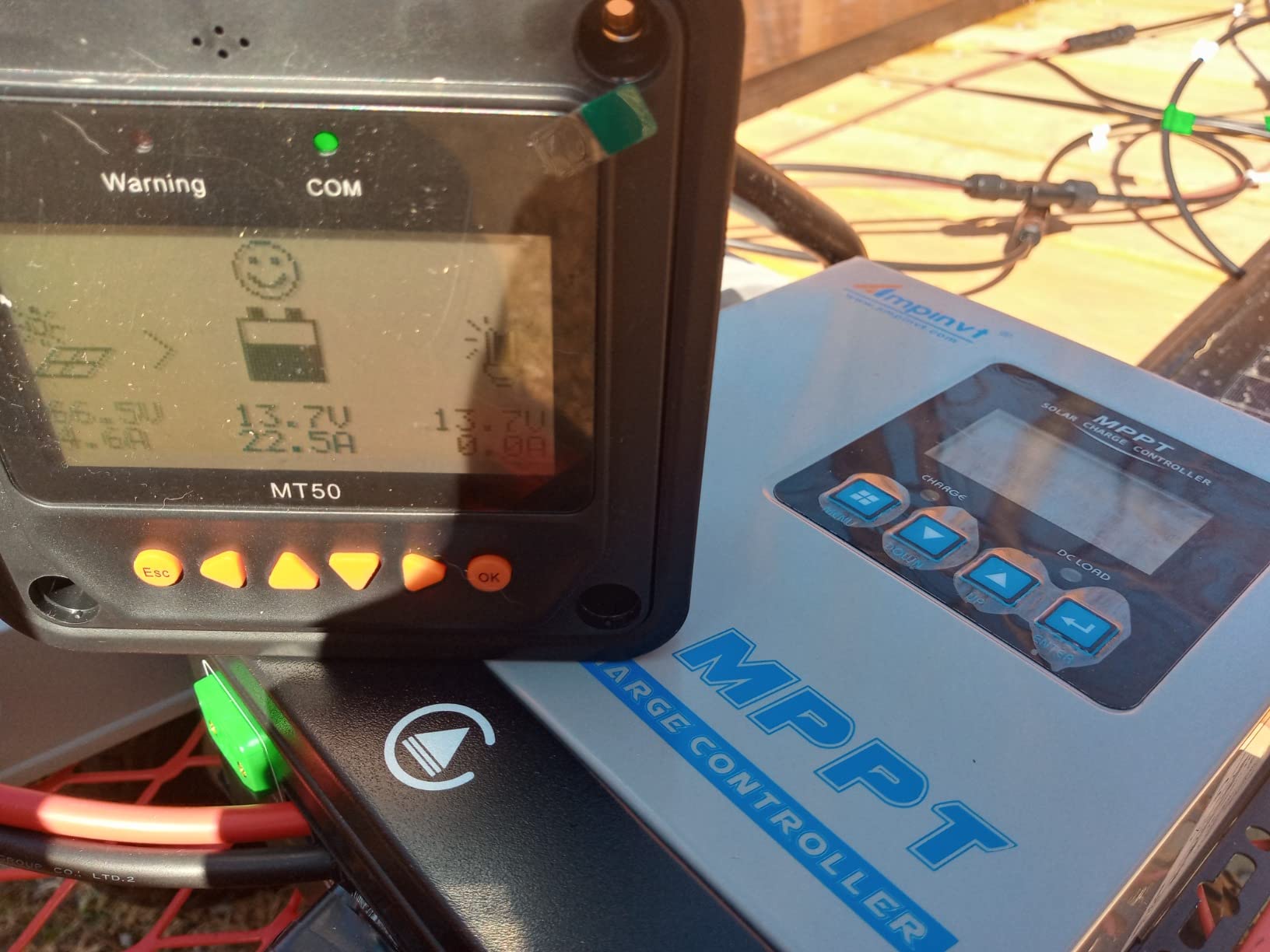 Victron Energy SmartSolar MPPT Solar Charge Controller (Bluetooth) - Charge Controllers for Solar Panels - 100V, 50 amp, 12/24-Volt customer photo 1