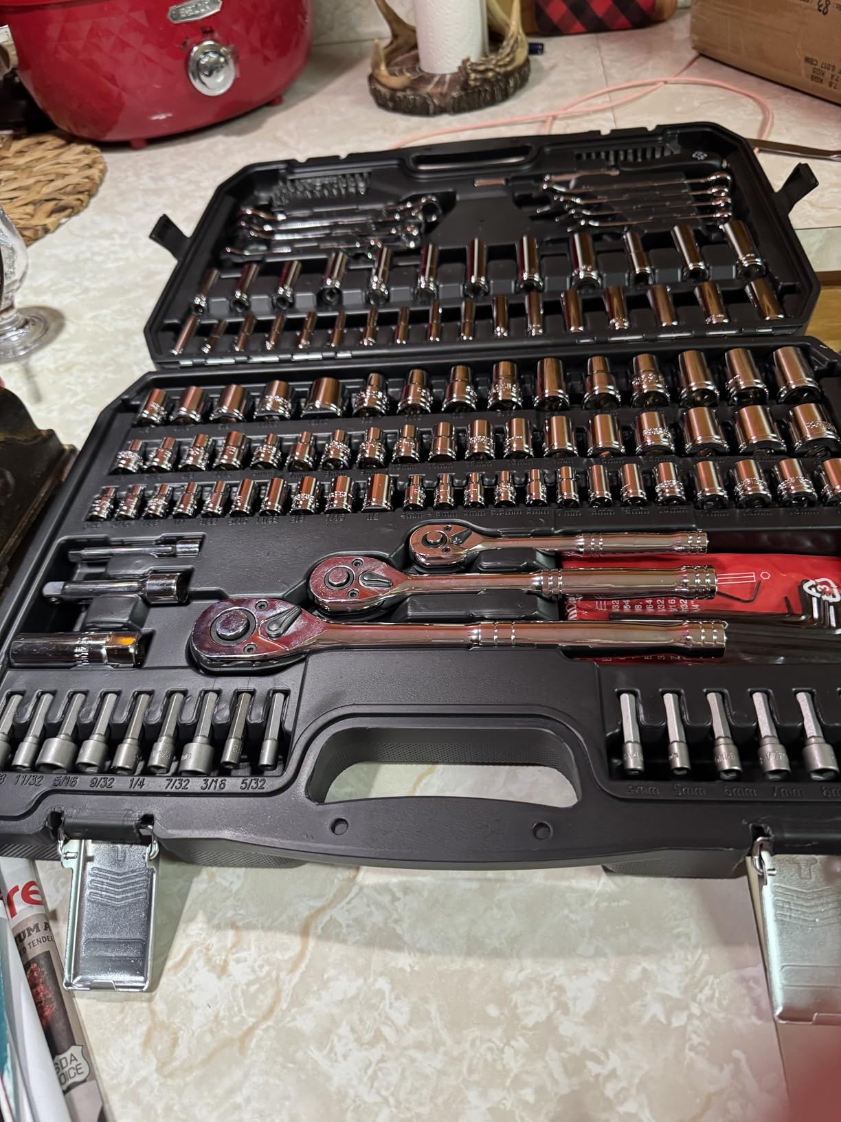 Amazon Basics Mechanic's Tool Socket Set With Case, 123-Piece customer photo 2