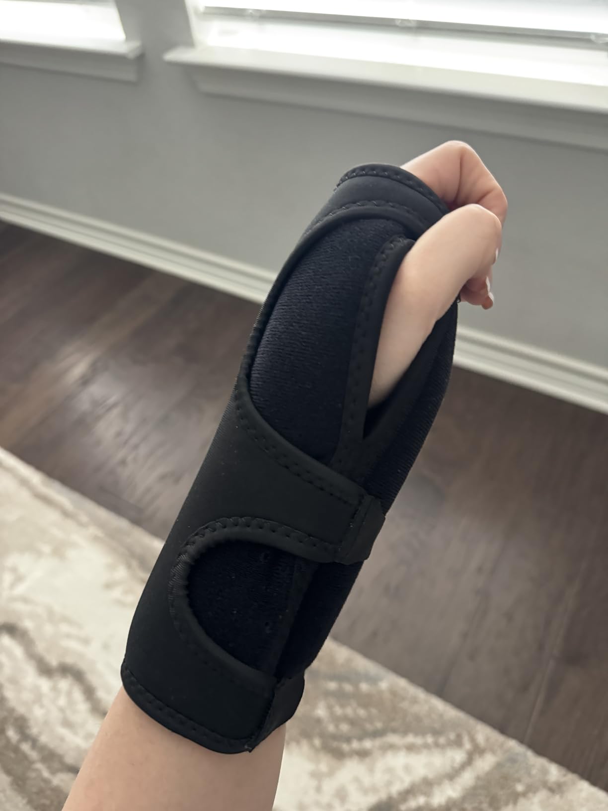 ComfyBrace Carpal Tunnel Wrist Brace - with Splint and Palm Cushion - (Adjustable and Fits Both Hands) - for Support, Carpal Tunnel, Tendonitis, Wrist Injury, and Pain (Pack of 1) customer photo 2
