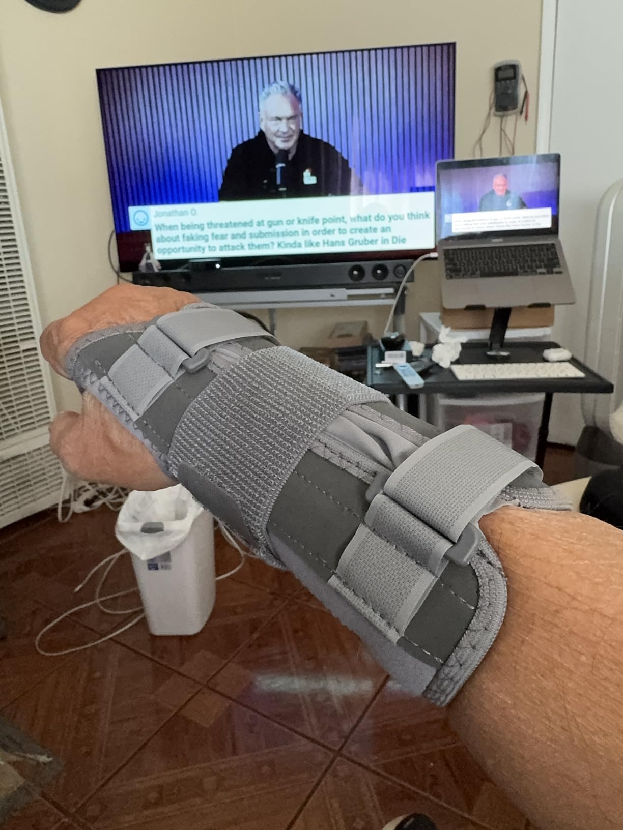 ACE Deluxe Wrist Stabilizer, Left Hand, Helps Relieve Symptoms of Carpal Tunnel Syndrome, Adjustable, Stabilizing, Firm Support customer photo 1