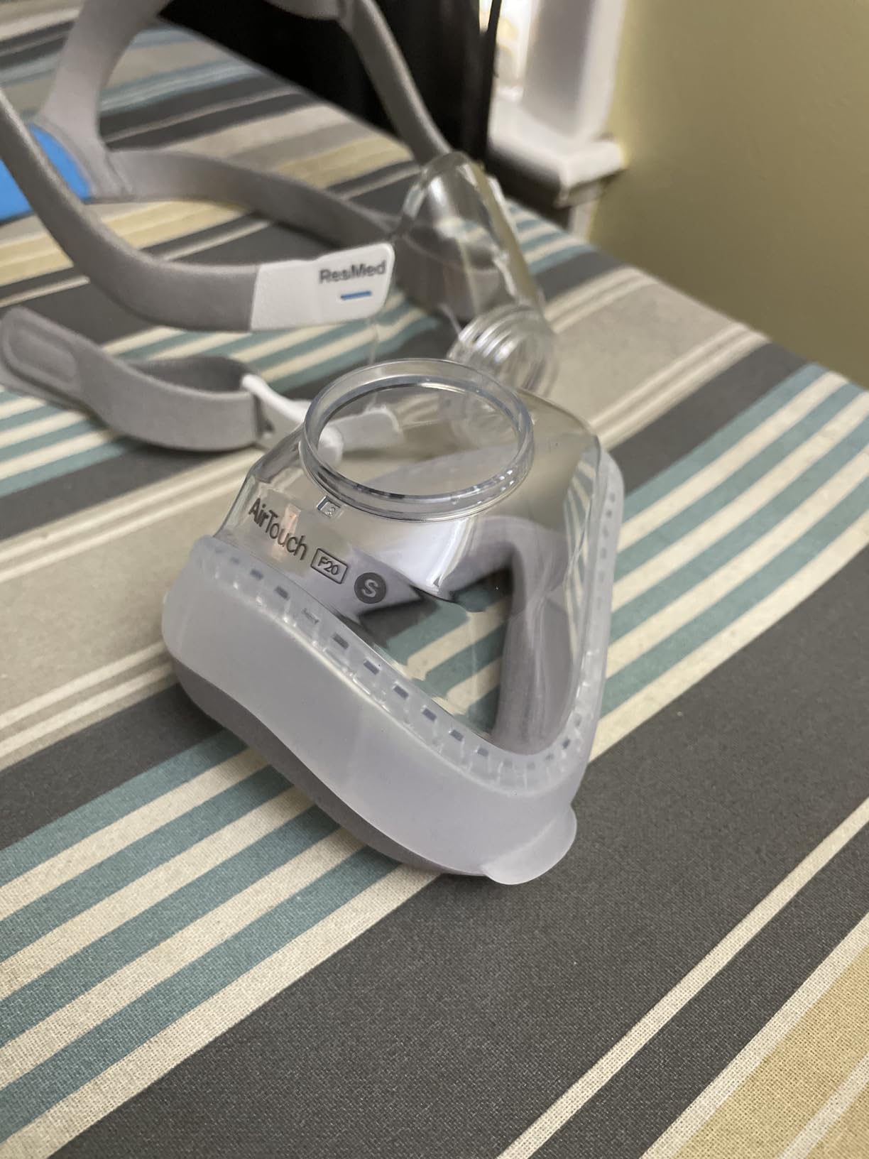 ResMed AirTouch F20 Full Face Replacement Cushion - Medium customer photo 2