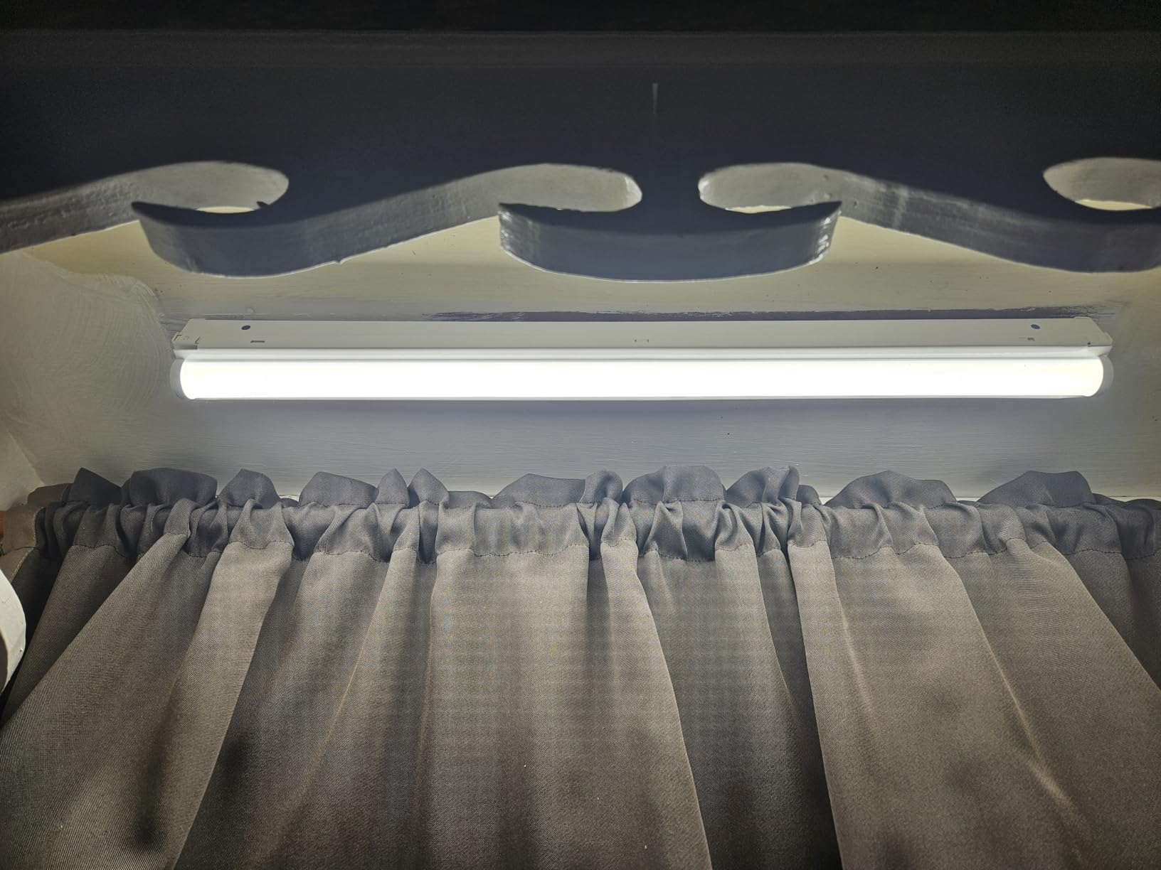 Lithonia Lighting 2ft Light Fixture, LED Strip Light, 120V, 4000K Cool White Light, 2-Foot, 1-Light, White (MNSL L23 1LL 120V 40K 80CRI M6) customer photo 1