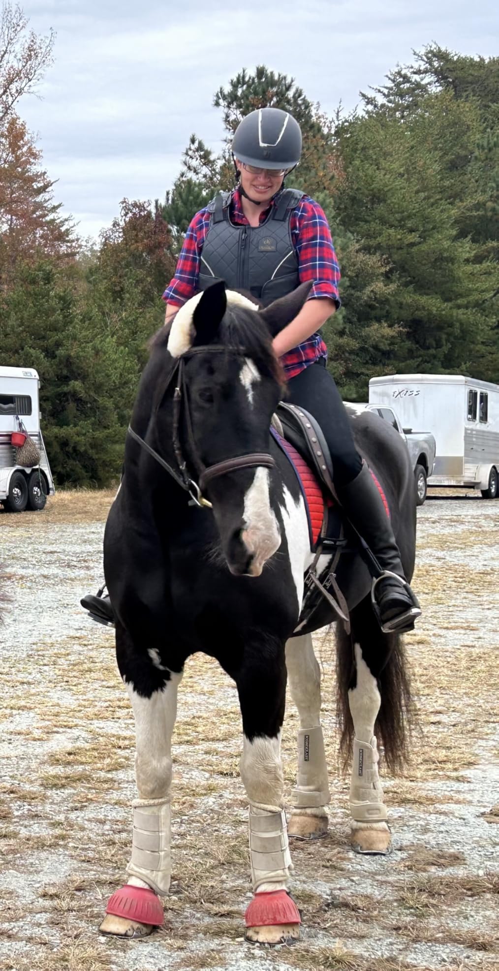 Ovation Adults' ComfortFlex Body Protector | Durable Comfortable Adjustable Safety Reflective Piping Equestrian Riding Vest, Black customer photo 1