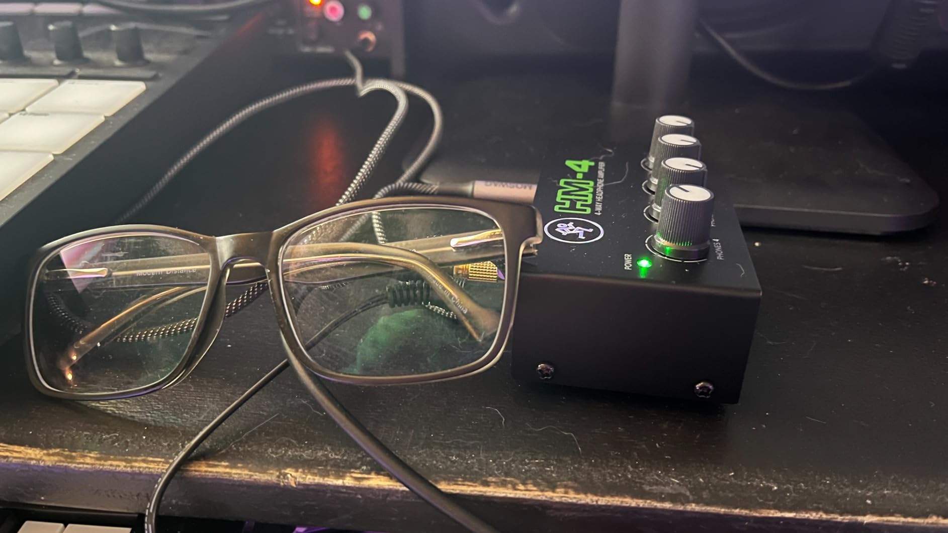Mackie HM Series, 4-Way Headphone Amplifier Mixer Accessory 1-ch x 4 headphones (HM-4) customer photo 1