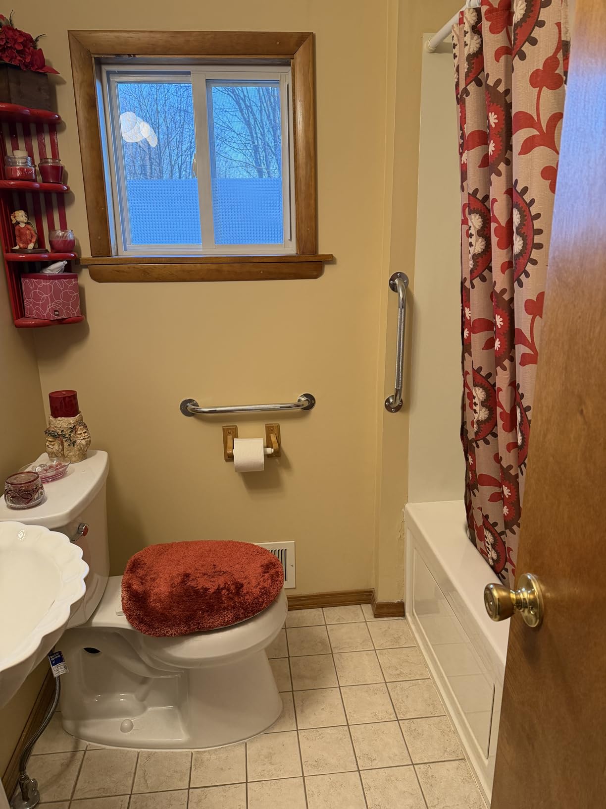 Amazon Basics Bathroom Safety Handicap Grab Bar, 16 Inch Length, 1.25 Inch Diameter, Sturdy Support, Holds up to 500LBs, ADA Compliant, Stainless Steel customer photo 1