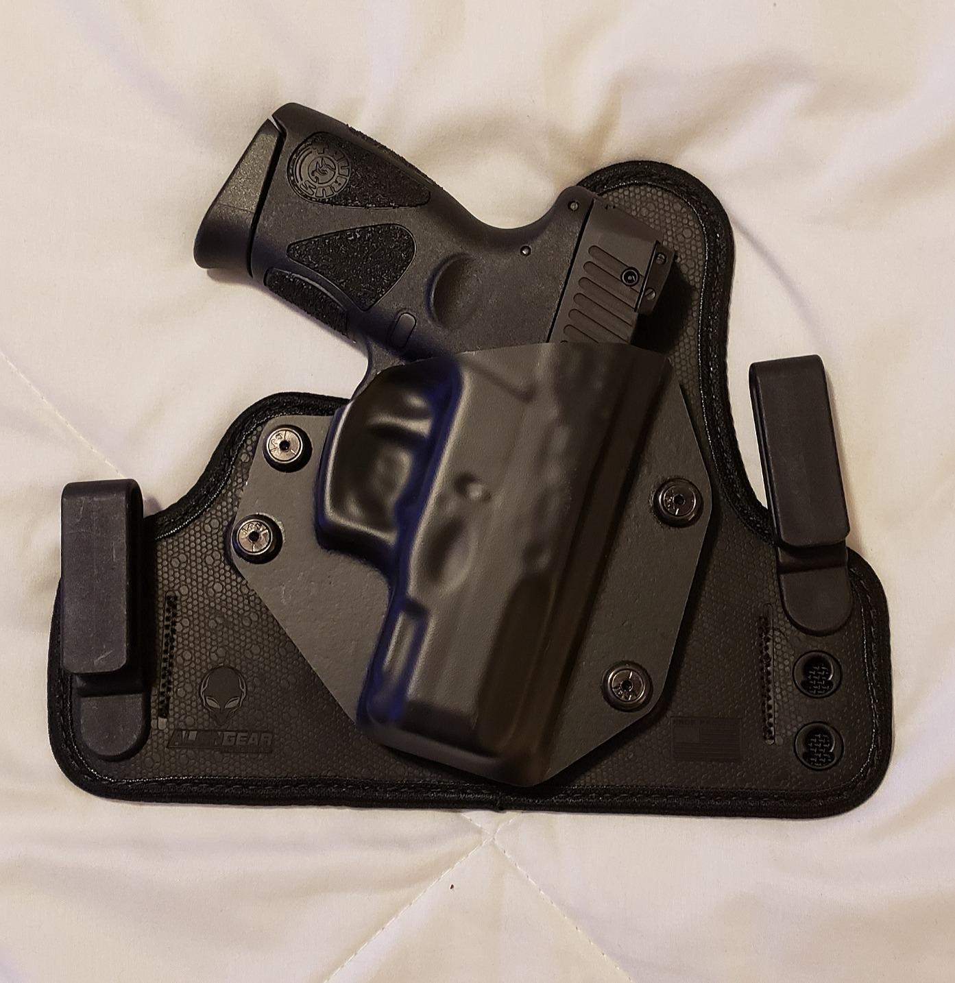 Alien Gear Cloak Tuck 3.5 IWB Holster - Premium hybrid holster with customizable comfort and retention customer photo 1