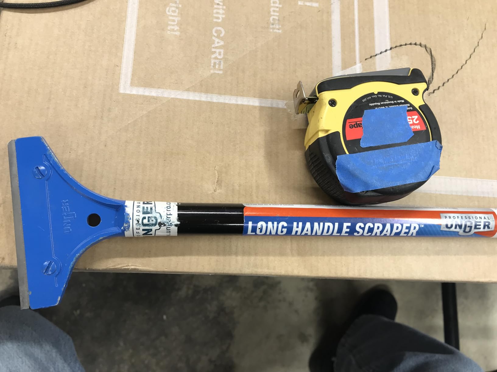 Unger Professional Long Handle Floor Scraper Tool with 4ft (48'') Handle, Reversible Blade Tool for Cleaning Concrete, Linoleum Flooring, Vinyl, Tile, High-Gloss, Marble customer photo 1