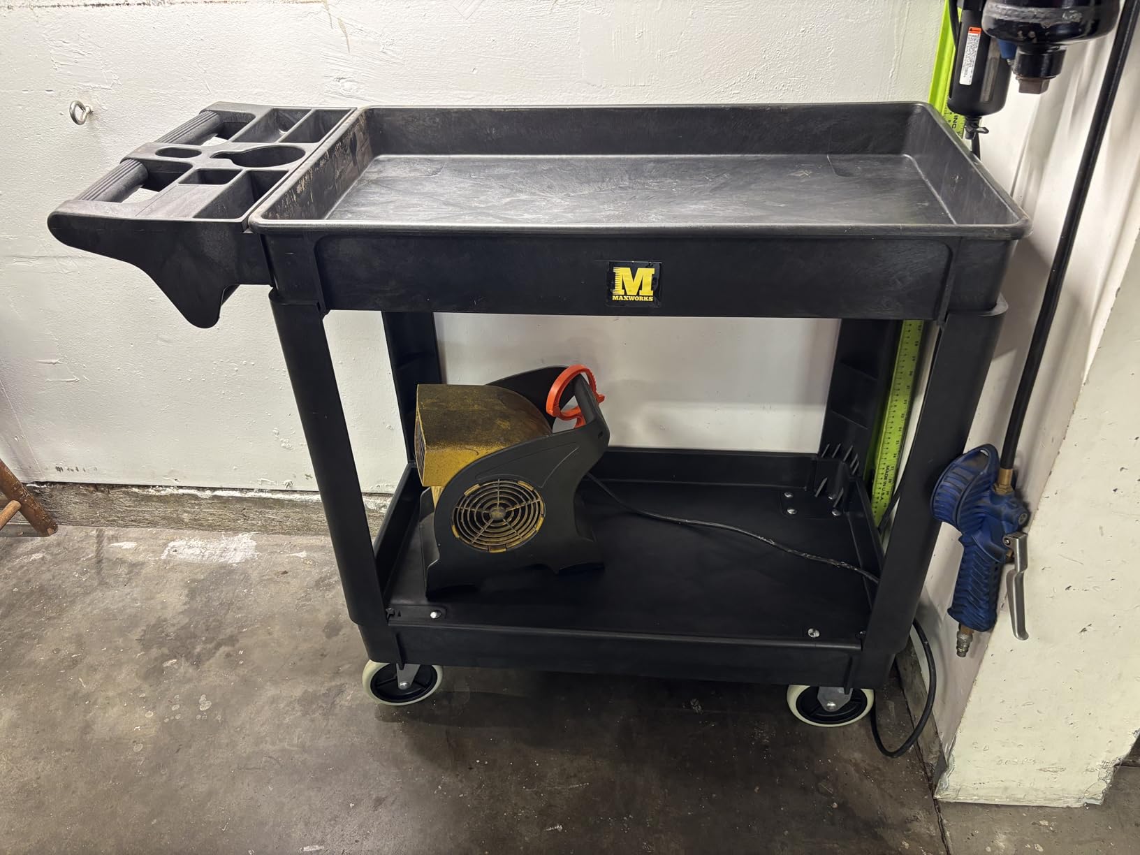 MaxWorks Heavy Duty 2‑Shelf Service Cart 500 lb Capacity Polypropylene Utility Cart with 5