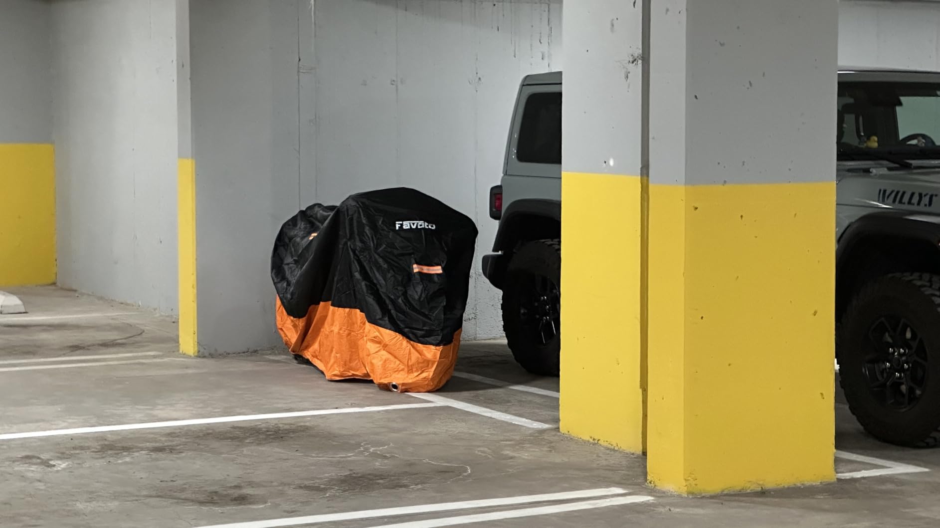 Favoto Motorcycle Cover Waterproof Outdoor All Season Weather Sun Rain Protection Night Reflective with Lock-Holes & Storage Bag Fits up to 96.5