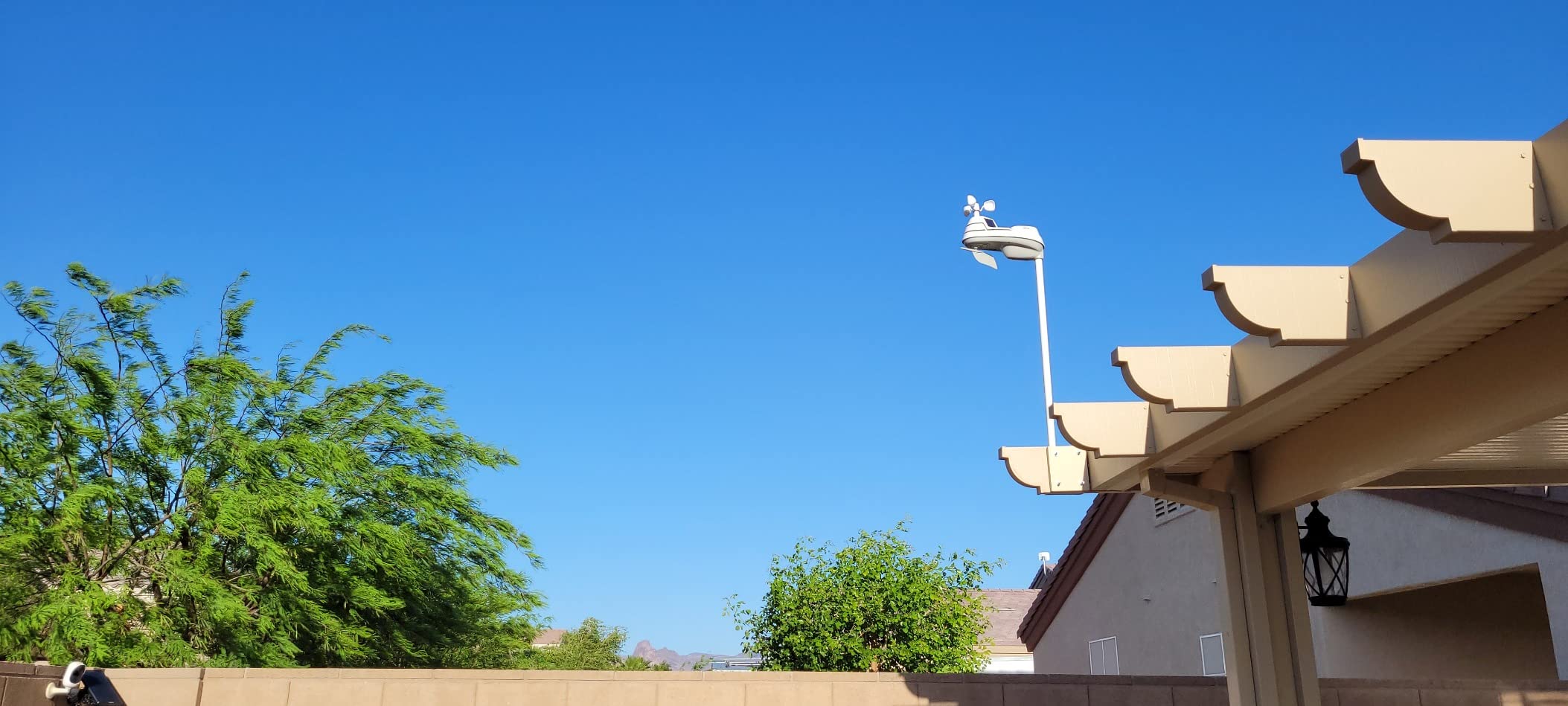 AcuRite Iris (5-in-1) Home Weather Station with Wi-Fi Connection to Weather Underground with Temperature, Humidity, Wind Speed/Direction, and Rainfall (01540M) , Black customer photo 1