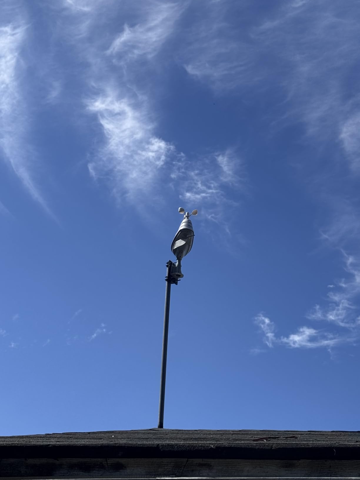 AcuRite Iris (5-in-1) Home Weather Station with Wi-Fi Connection to Weather Underground with Temperature, Humidity, Wind Speed/Direction, and Rainfall (01540M) , Black customer photo 2