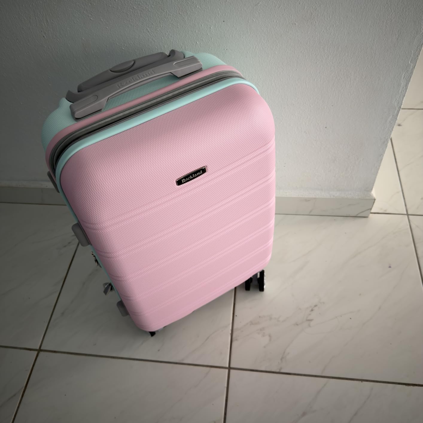 Rockland Melbourne Hardside Expandable Spinner Wheel Luggage, Checked Large 28