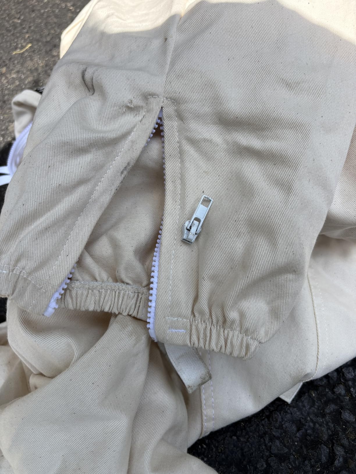 Bees & Co U74 Natural Cotton Beekeeper Suit With Fencing Veil customer photo 1