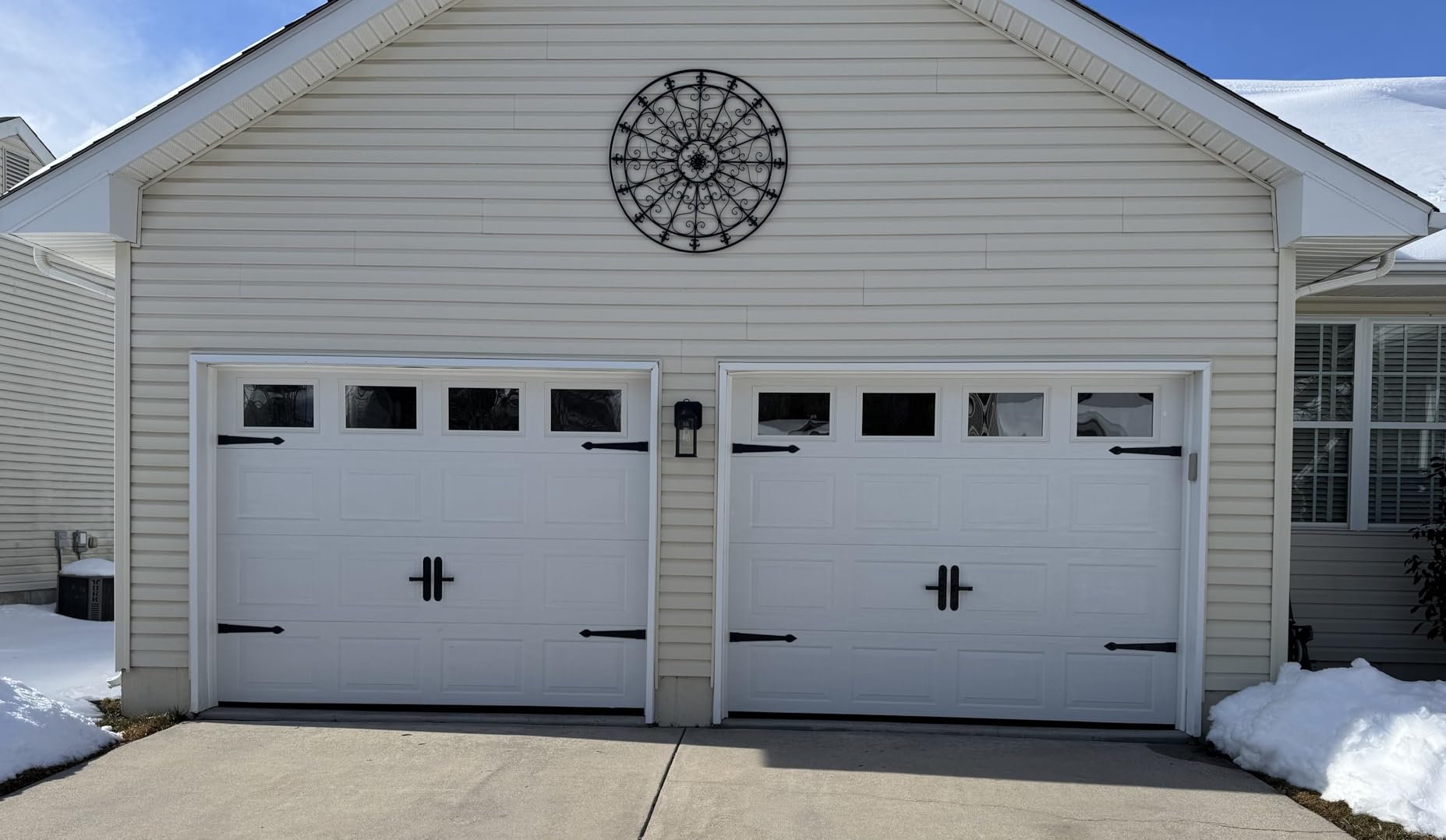 Household Essentials Hinge IT Premium Carriage House Handle & Hinge, Black Garage Door Magnet, 4 Hingle 2 Handles (Pack of 1) customer photo 1