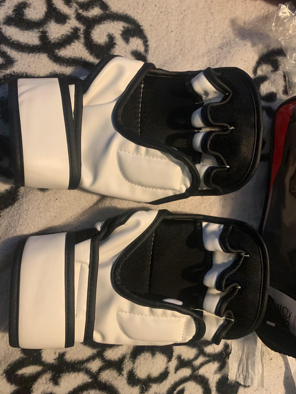 UFC 8oz MMA Sparring Gloves customer photo 1