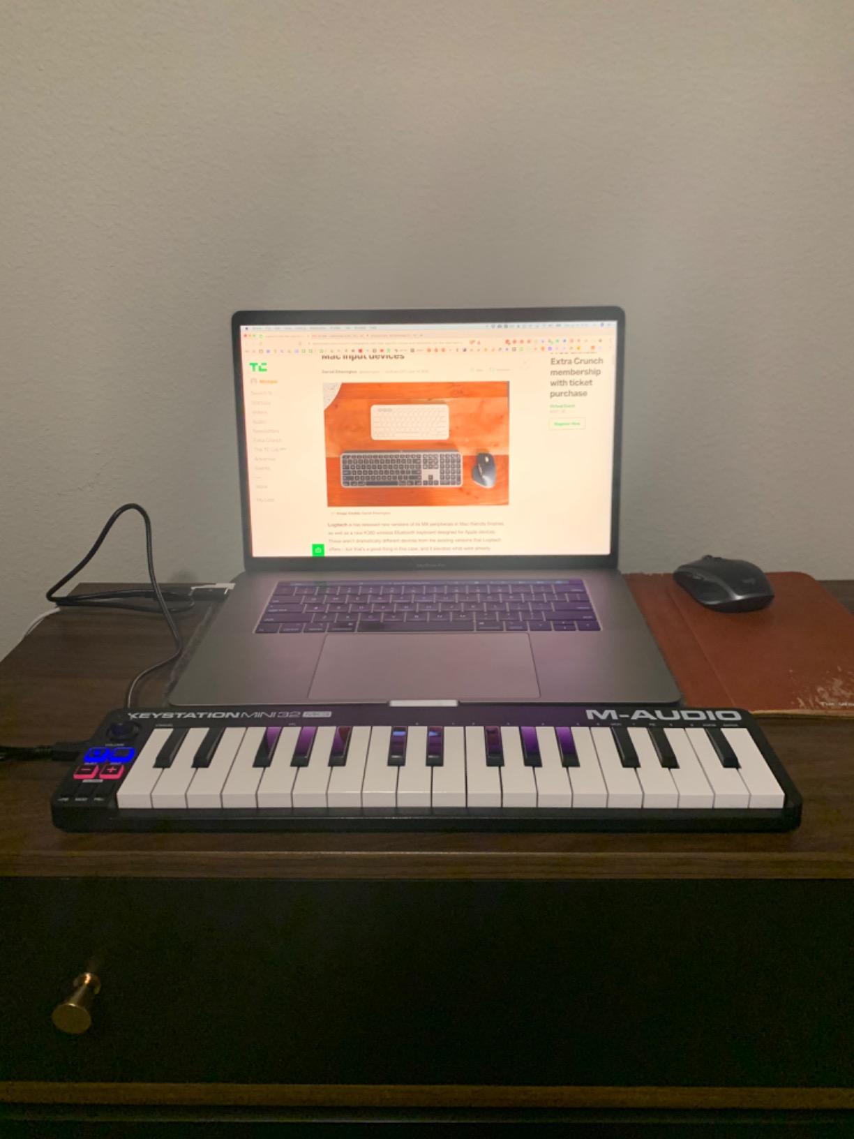 M-AUDIO Keystation Mini 32 MK3 - USB MIDI Keyboard Controller with 32 Velocity Sensitive Mini Keys and Recording Software Included customer photo 2