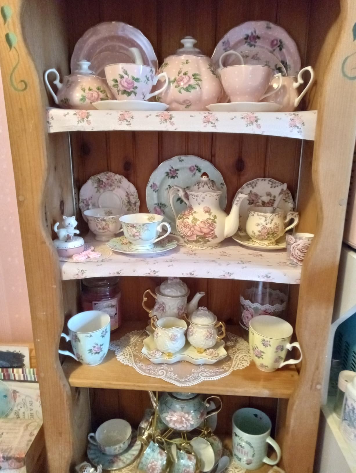 BTaT- Floral Tea Sets for Adults, 13 pcs, Service for 4, Pot (38 oz) & Cups (8 oz) with Saucers, Pastel Blue Floral Design customer photo 1
