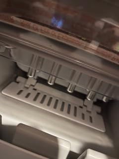 Frigidaire 26 Lbs per Day Portable Compact Maker, Ice Making Machine, Stainless, Medium customer photo 1