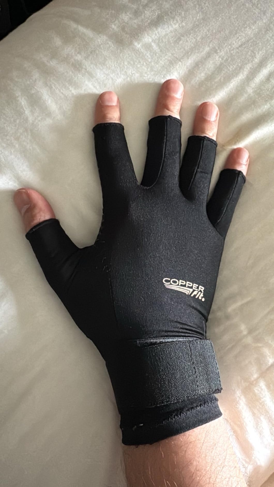 Copper Fit Unisex Hand Relief Compression Gloves customer photo 1
