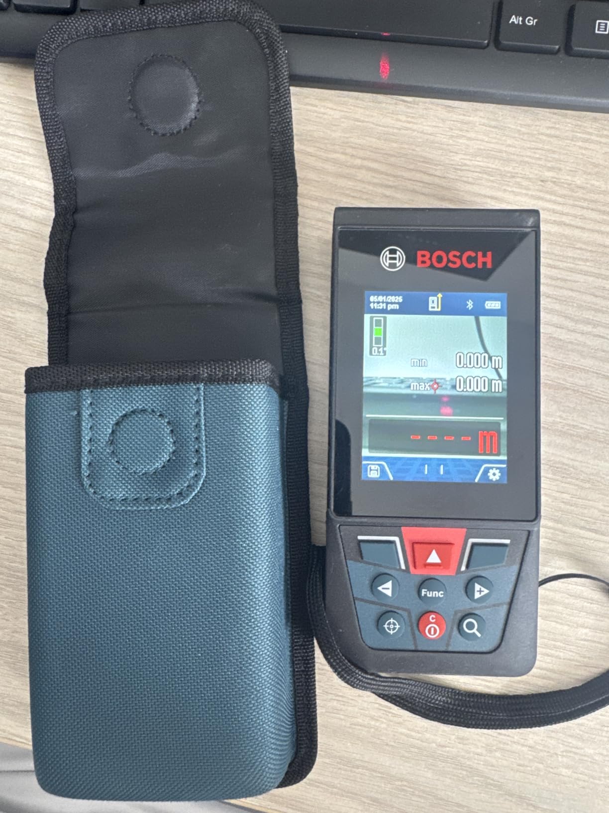 BOSCH GLM400C 400 Ft Blaze Outdoor Connected Laser Measure with Viewfinder customer photo 2