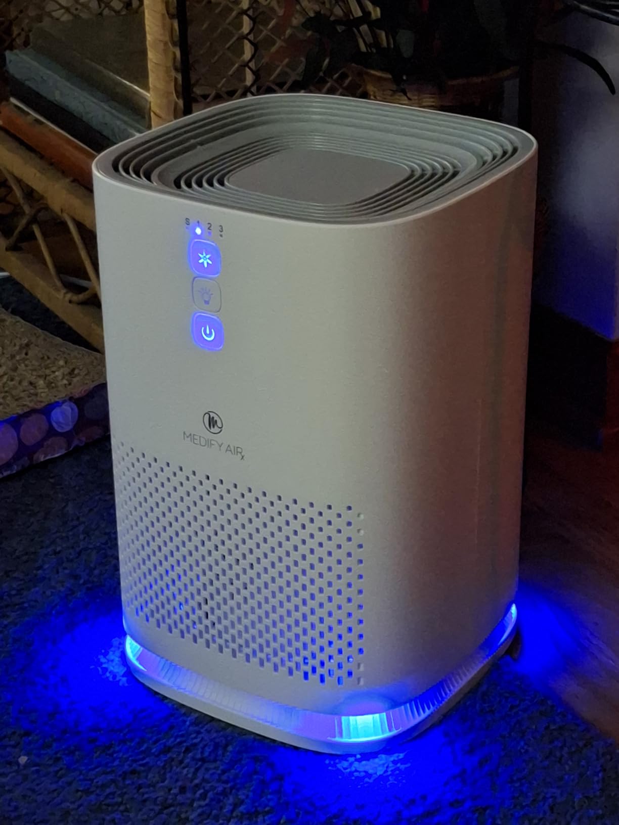 Medify MA-112 Air Purifier V3.0 with True HEPA H13 Filter | 5,948 ft² Coverage in 1hr for Smoke, Wildfires, Odors, Pollen, Pets | Quiet 99.9% Removal to 0.1 Microns | White, 1-Pack customer photo 2