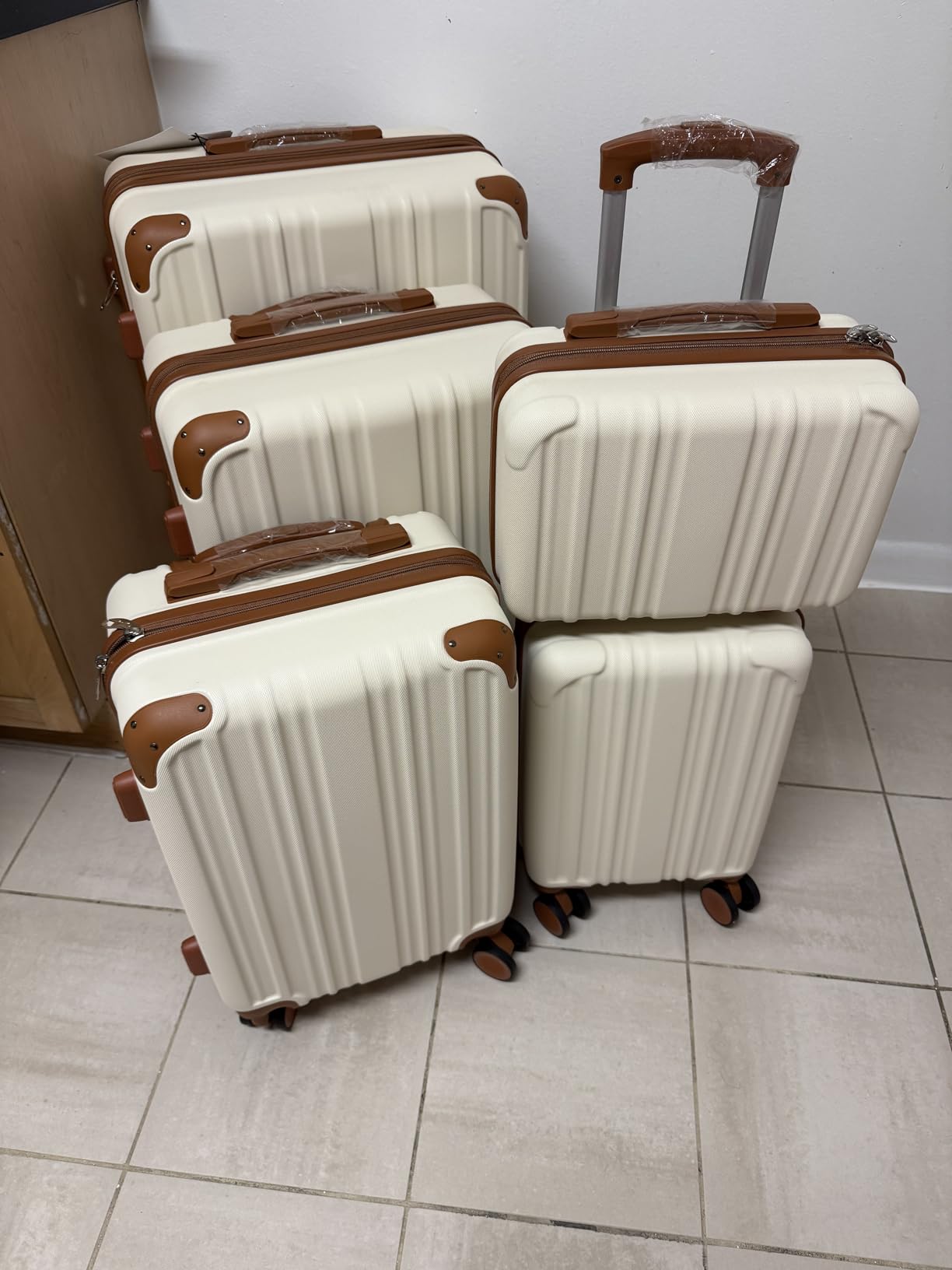 Luggage, Suitcase with Durable and Lightweight, Large Checked Luggage with PC+ABS Hardshell Expandable, Dual Spinner Wheels, TSA Lock, and YKK Zipper (white grid new, L(28in)) customer photo 1