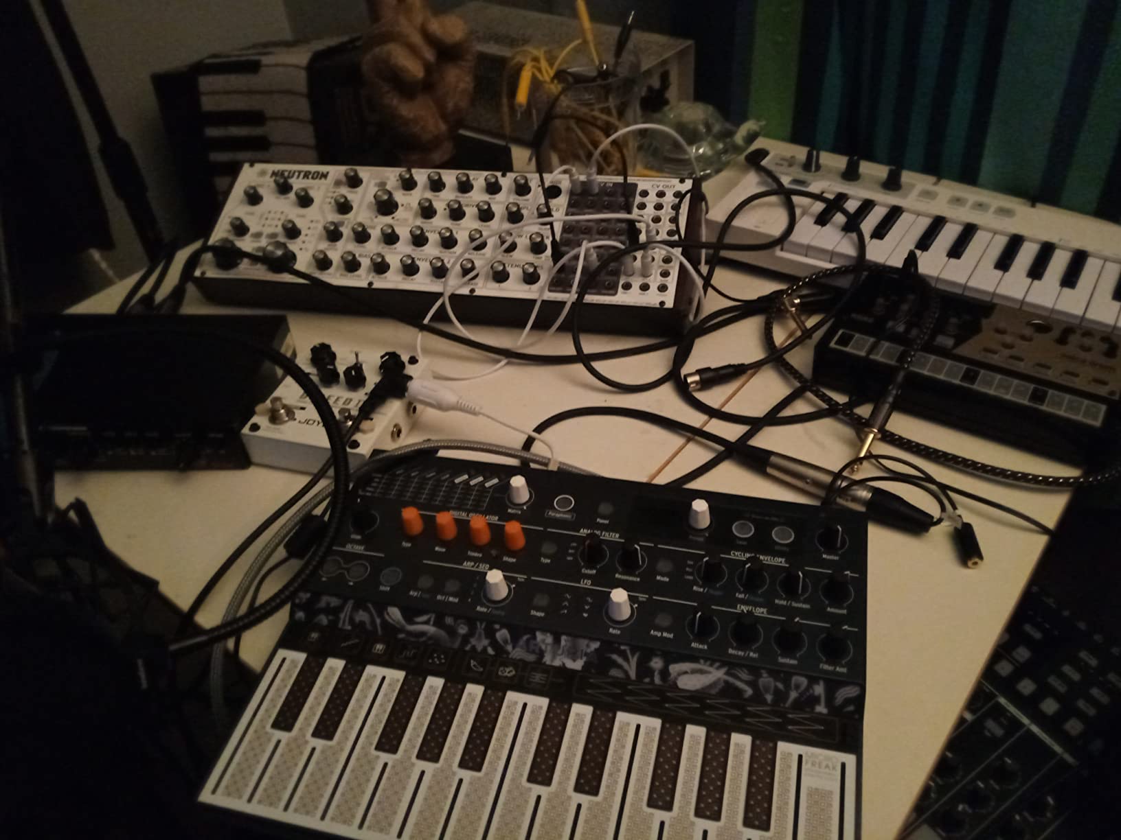 Arturia MicroFreak Synthesizer Keyboard - 25-Key Hybrid Synth with PCB Keyboard, Wavetable & Digital Oscillators, Analog Filters customer photo 1