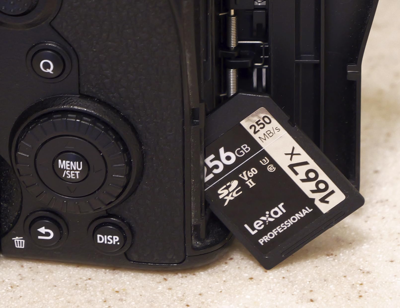 Lexar 128GB Professional 1667x SD Card, UHS-II, C10, U3, V60, 4K, Up To 250MB/s Read customer photo 2