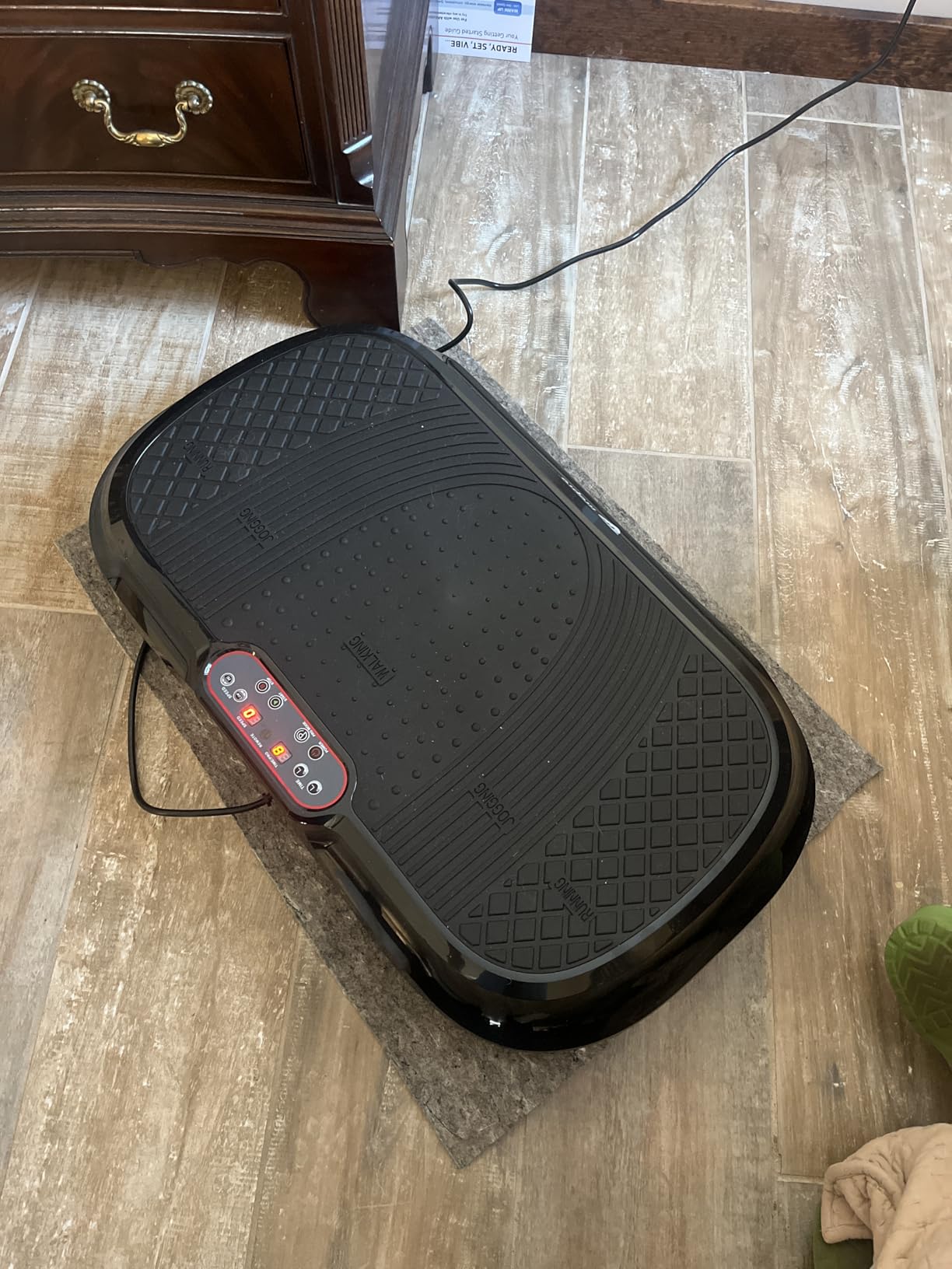 Lifepro Waver Vibration Plate Exercise Machine for Lymphatic Drainage, Muscle Activation, Full-Body Workout Vibrating Platform with Loop Bands customer photo 1