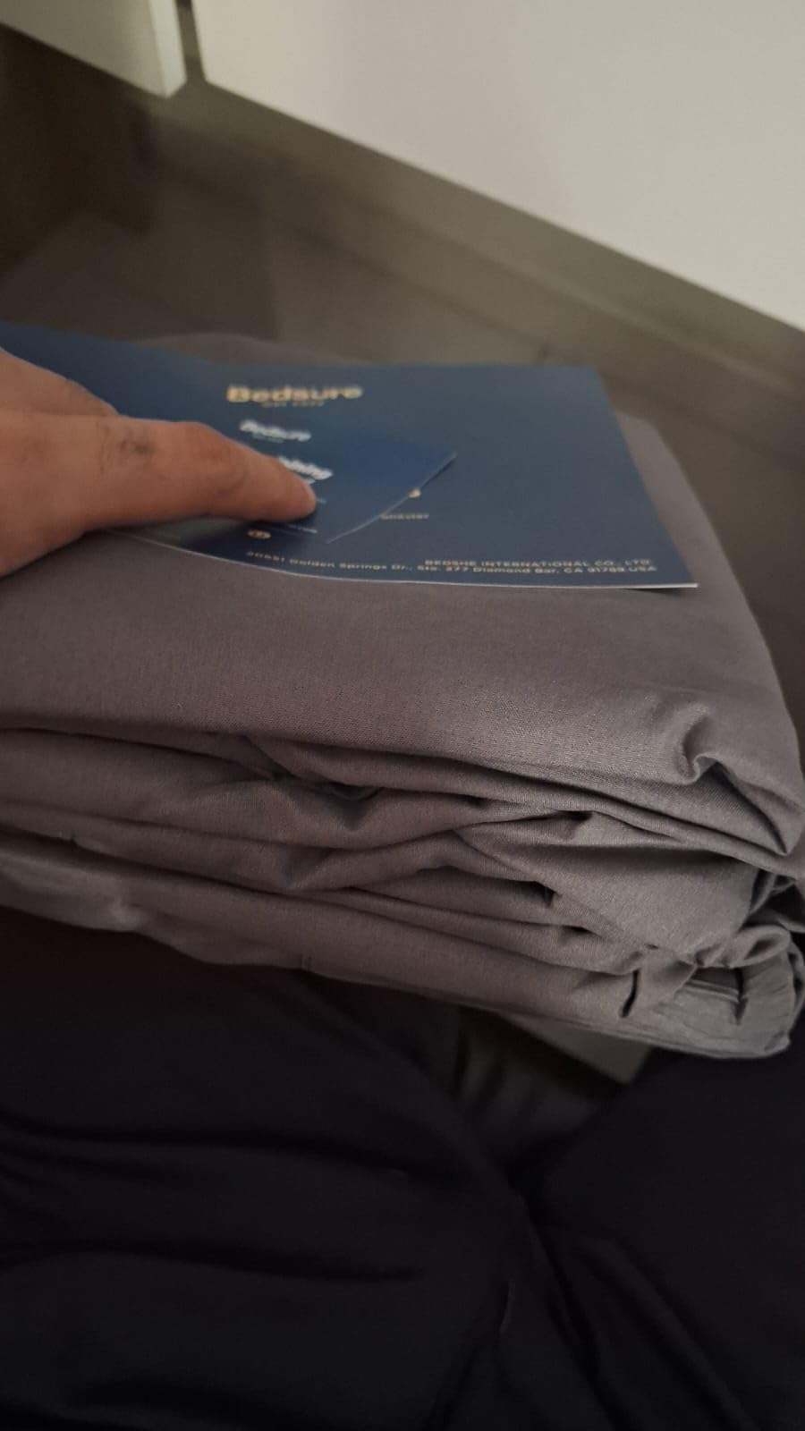 Bedsure Queen Sheet Set - 4 Pieces Soft Queen Size Sheets - Breathable & Cooling - Hotel Luxury - Easy Care Polyester Microfiber Bedding for Kids, Women, Men, Dark Grey customer photo 1