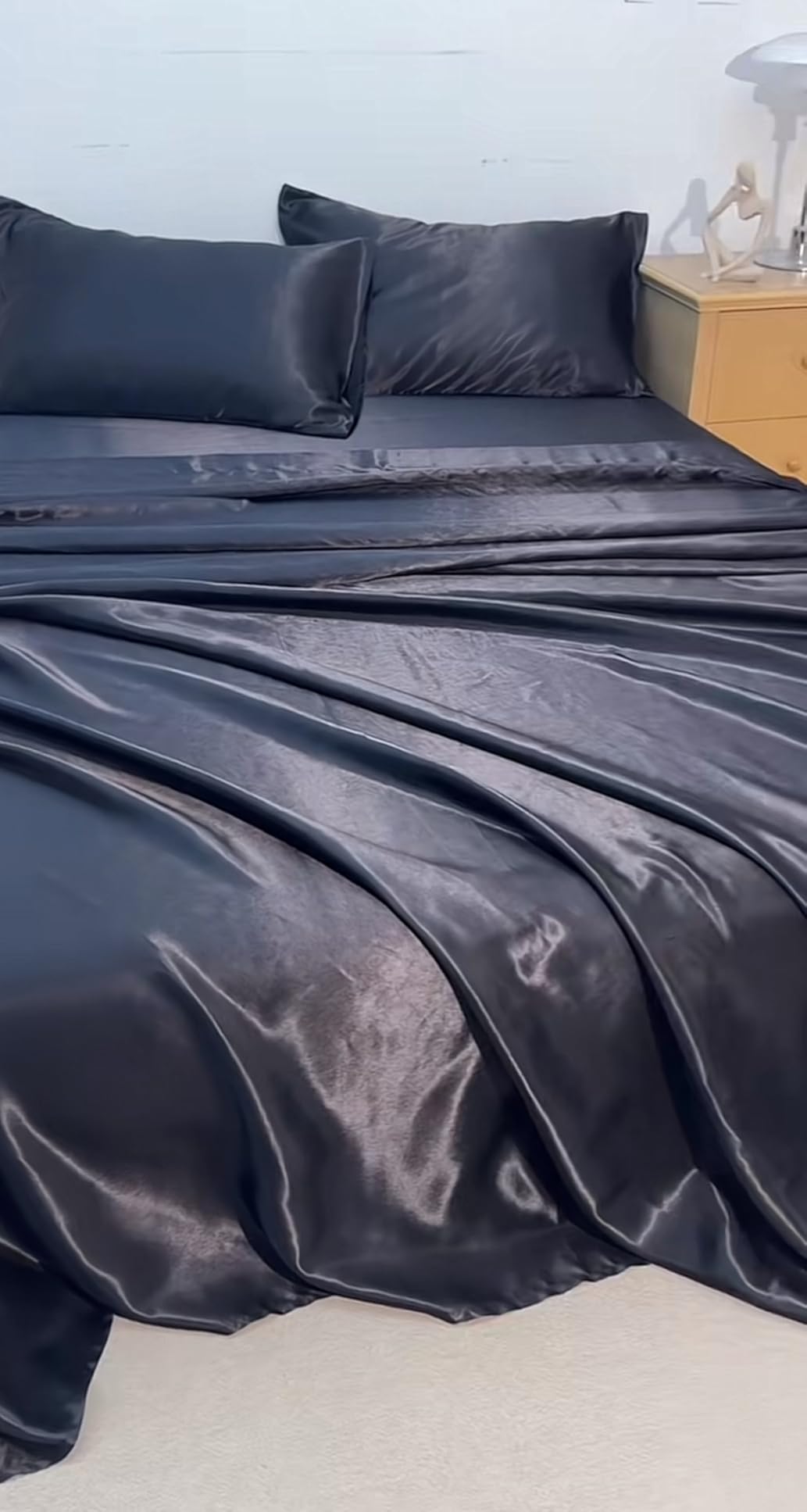 Bedsure Queen Sheet Set - 4 Pieces Soft Queen Size Sheets - Breathable & Cooling - Hotel Luxury - Easy Care Polyester Microfiber Bedding for Kids, Women, Men, Dark Grey customer photo 2