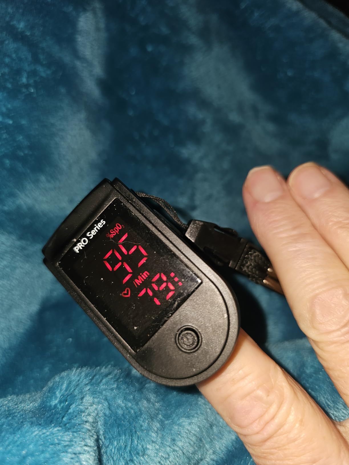 Zacurate Pro Series 500DL Fingertip Pulse Oximeter Blood Oxygen Saturation Monitor with Silicone Cover, Batteries and Lanyard customer photo 2