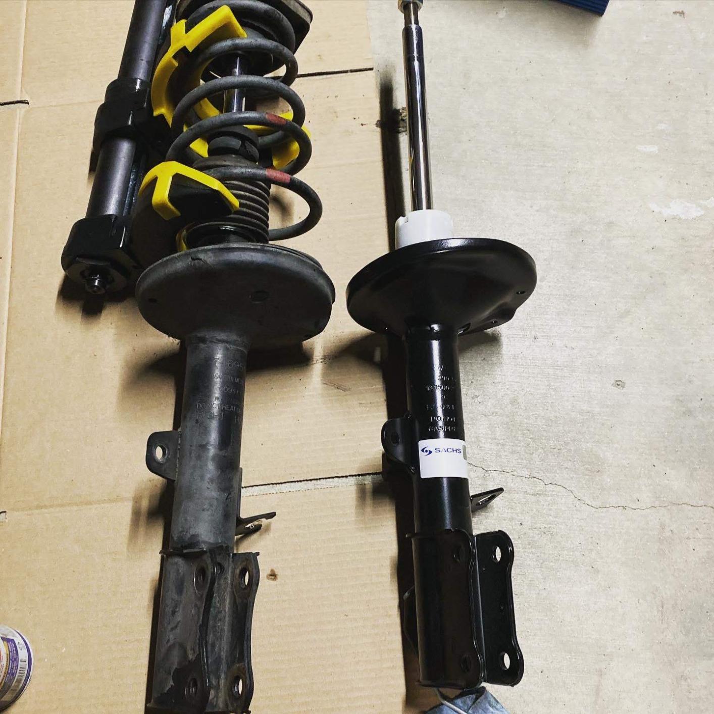 Eastwood Macpherson Interchangeable Fork Strut Coil Spring Compressor Extractor Tool Set Style customer photo 1