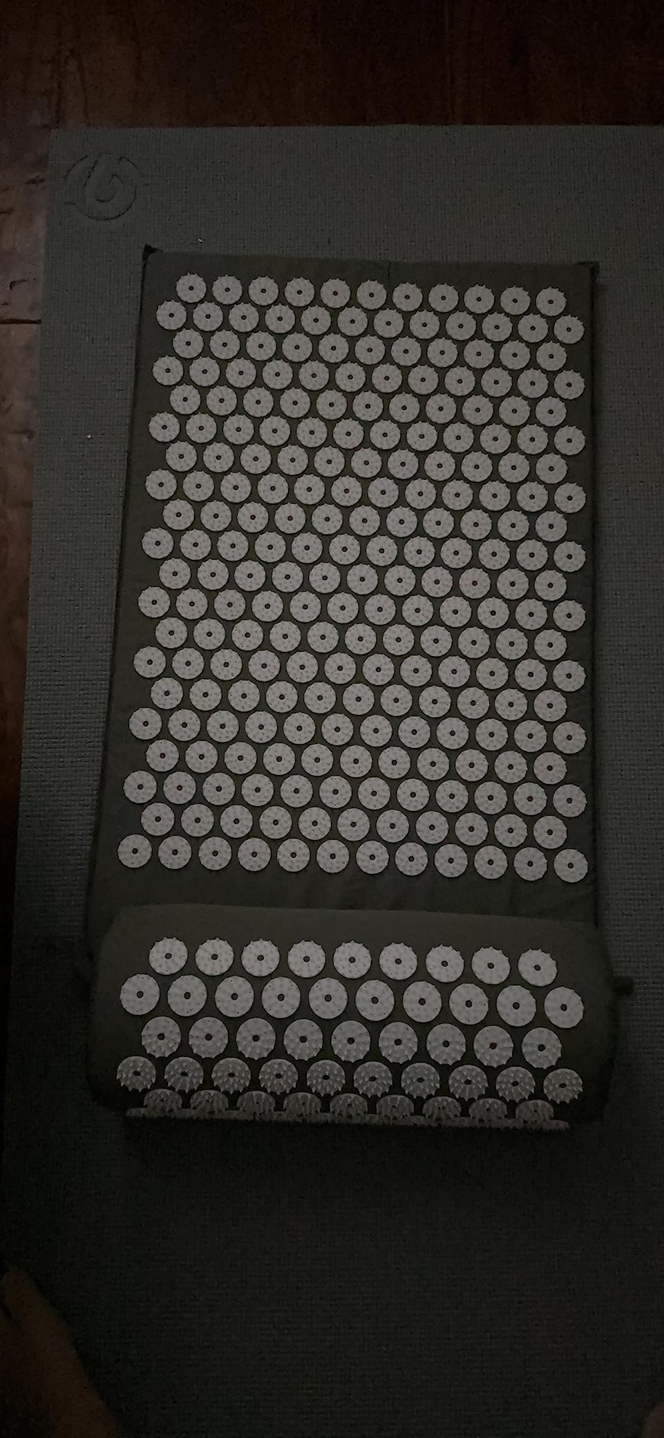 Gaiam Acupressure Mat and Pillow Set, Acupuncture Style Massage Mat & Pillow, Relief for Sciatic Nerve, Muscle Tension, Fibromyalgia, Neck, Shoulder & Back Pain customer photo 2