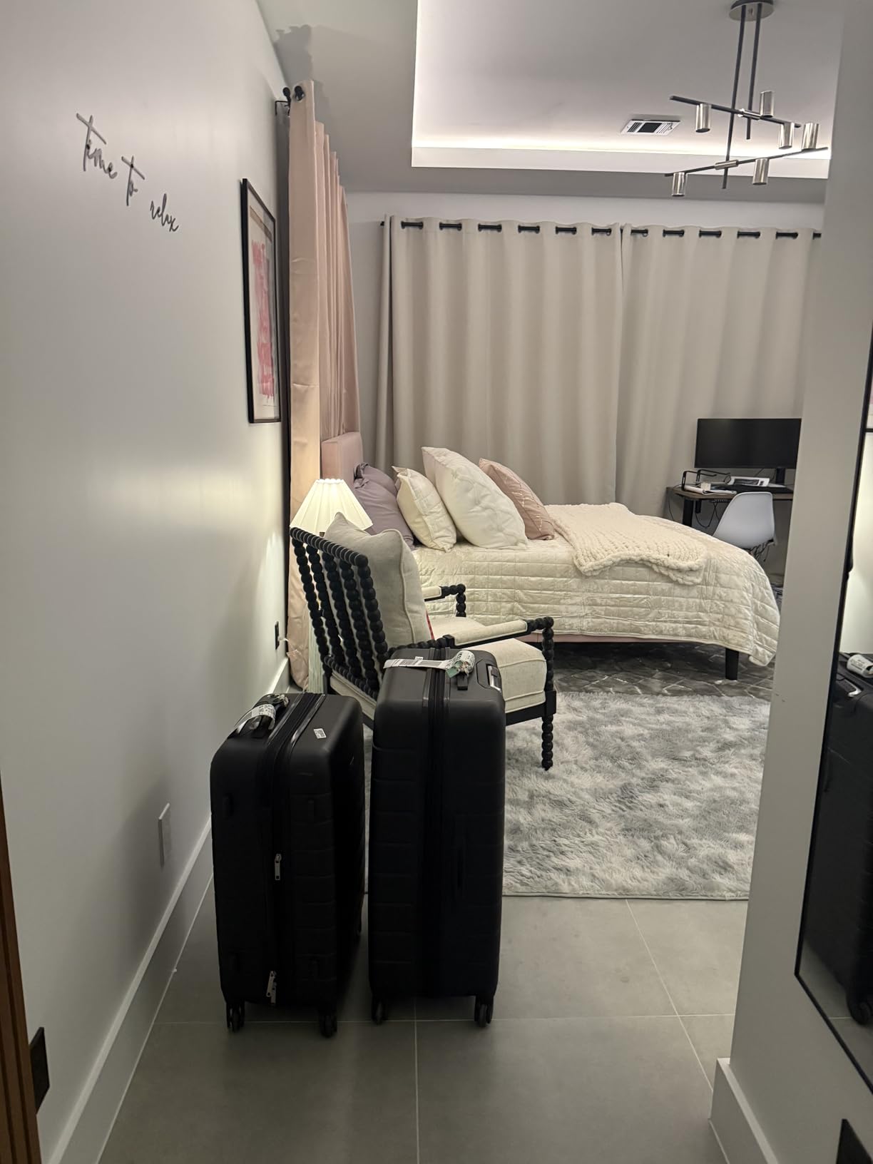 Wrangler Smart Spinner Hardside Luggage, 3 Piece Set, Black customer photo 1