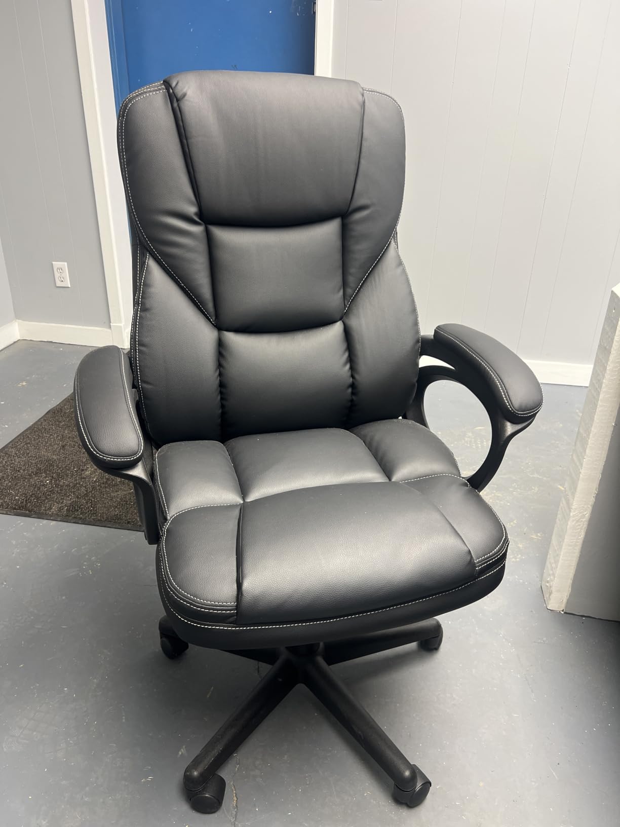 Furmax Office Executive Chair High Back Adjustable Managerial Home Desk Chair, Swivel Computer PU Leather Chair with Lumbar Support (1, Black) customer photo 2