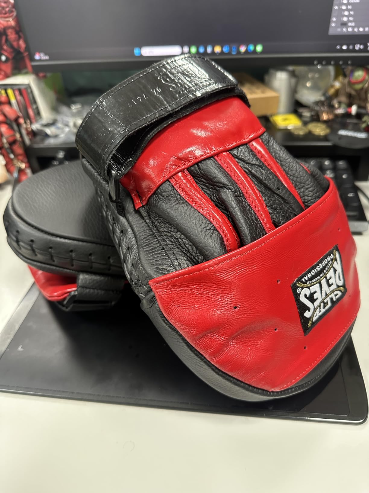 CLETO REYES Boxing Punching Mitts, Focus Sparring Striking Training Punch Pads, MMA, Kickboxing, Muay Thai, Leather customer photo 1