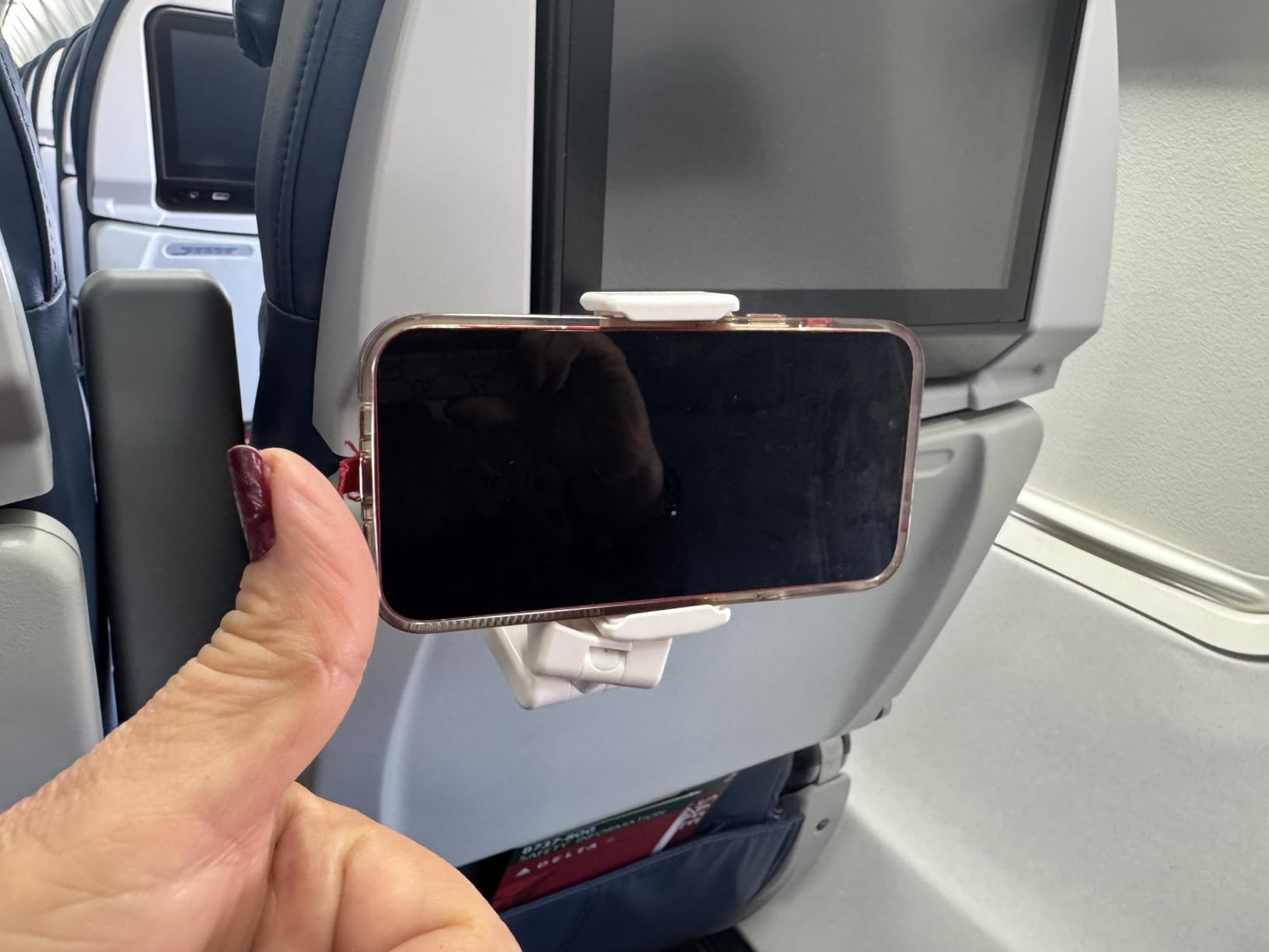 Perilogics Universal in Flight Airplane Phone Holder Mount. Hands Free Viewing with Multi-Directional Dual 360 Degree Rotation. Pocket Size Must Have Airplane Travel Essential Accessory for Flying customer photo 2